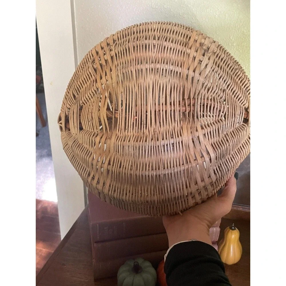 Vintage Primitive Farmhouse Basket Butt Buttocks Gathering Egg Eye Of God Easter
